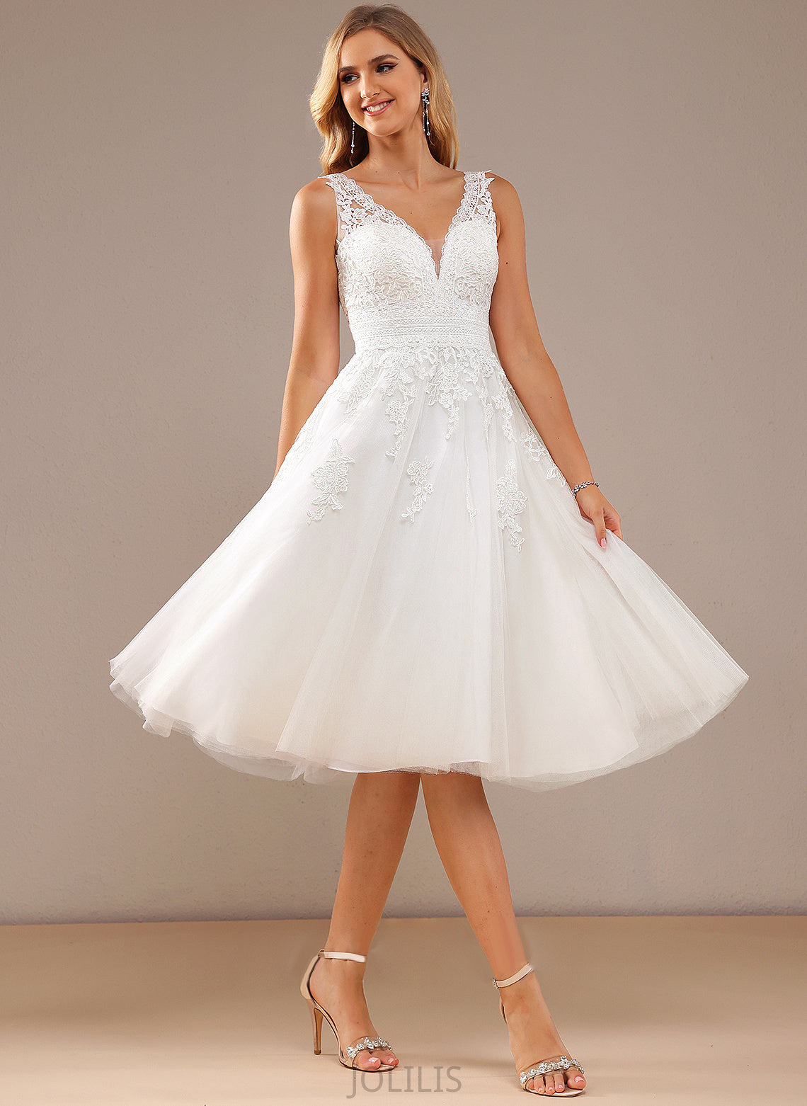 V-neck Tulle Wedding Dresses Lace Alula Knee-Length Dress A-Line Wedding