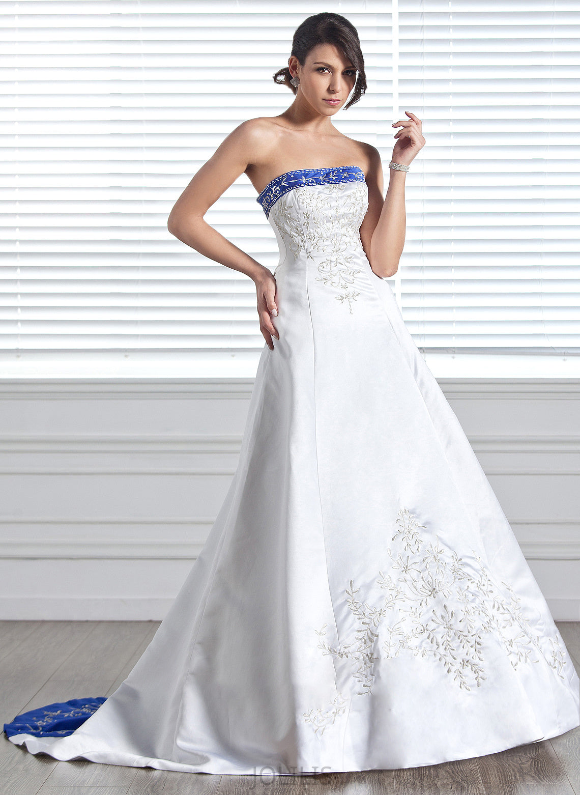 Dress Sash Train Simone Embroidered Beading Wedding Dresses Ball-Gown/Princess Court With Satin Wedding Strapless