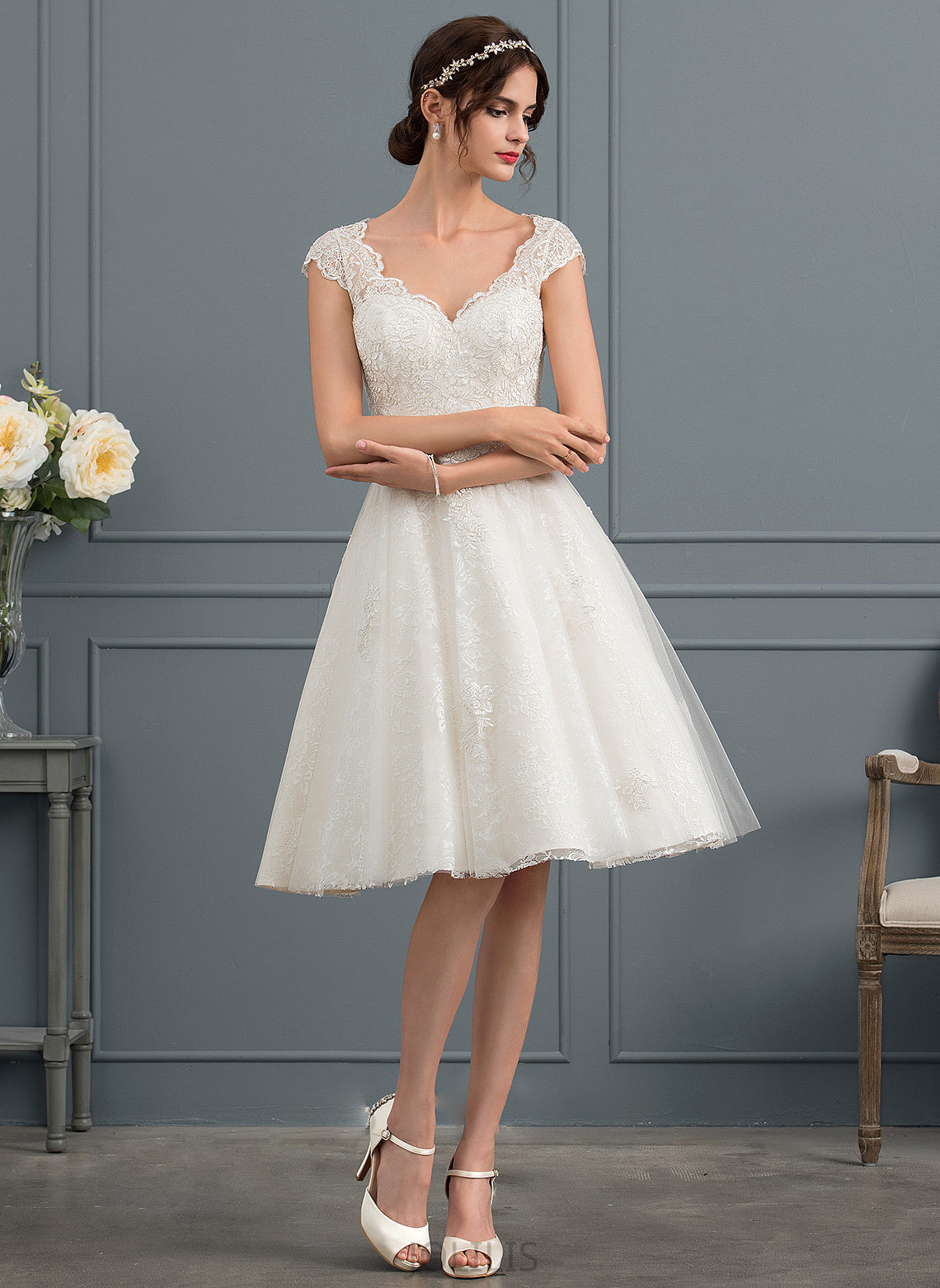 V-neck Wedding Dresses Knee-Length Dress Vera Wedding Tulle A-Line Lace