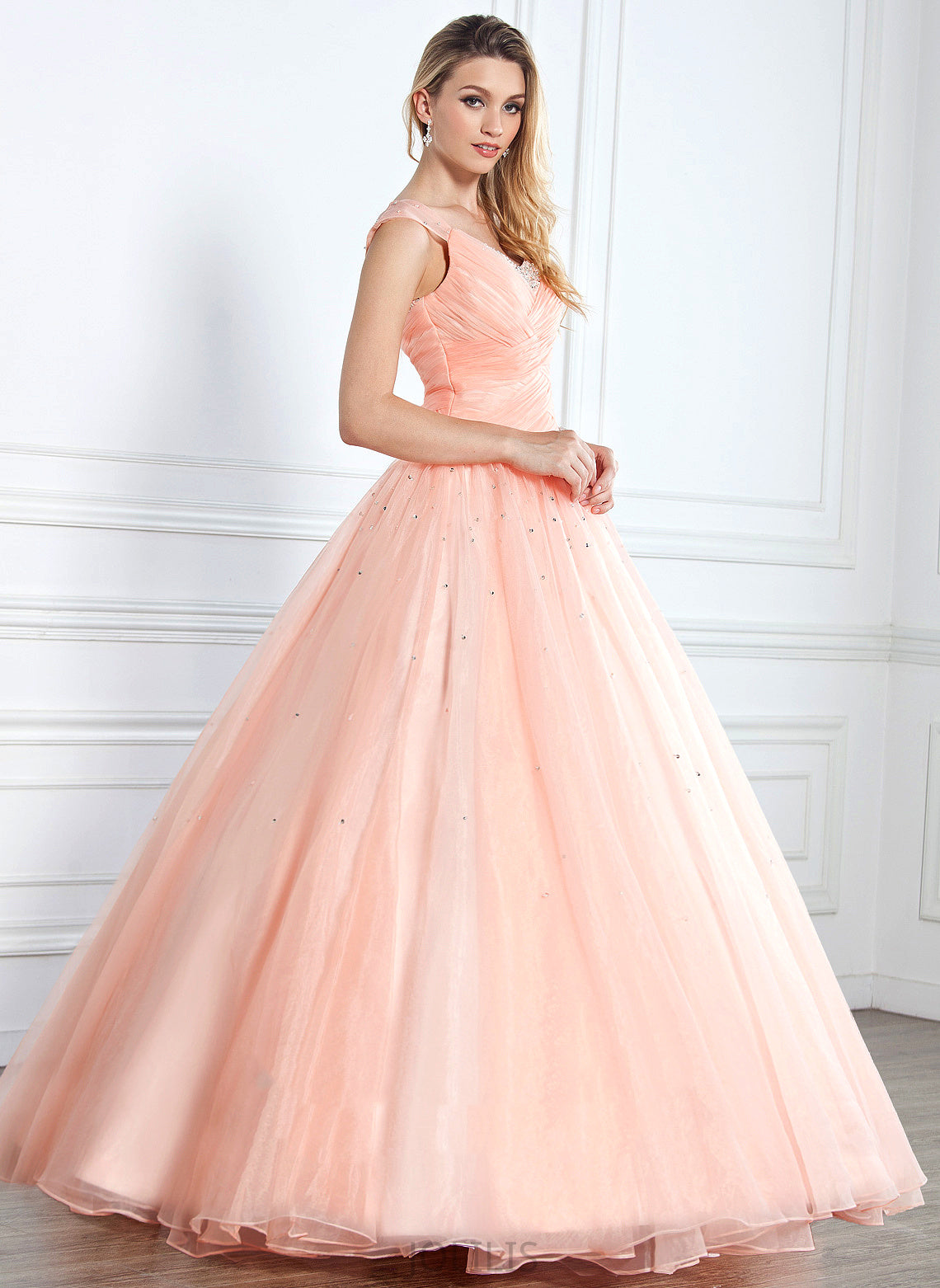 V-neck Sequins With Ball-Gown/Princess Prom Dresses Lizeth Satin Beading Floor-Length Organza Ruffle