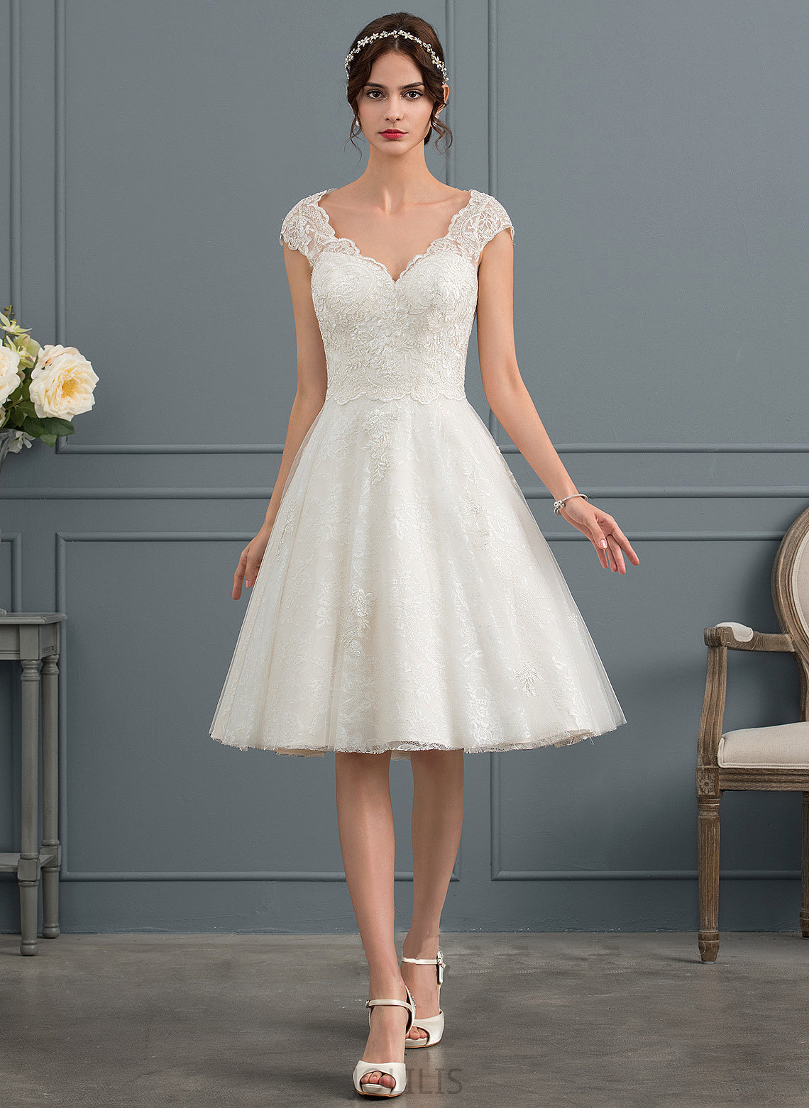 V-neck Wedding Dresses Knee-Length Dress Vera Wedding Tulle A-Line Lace