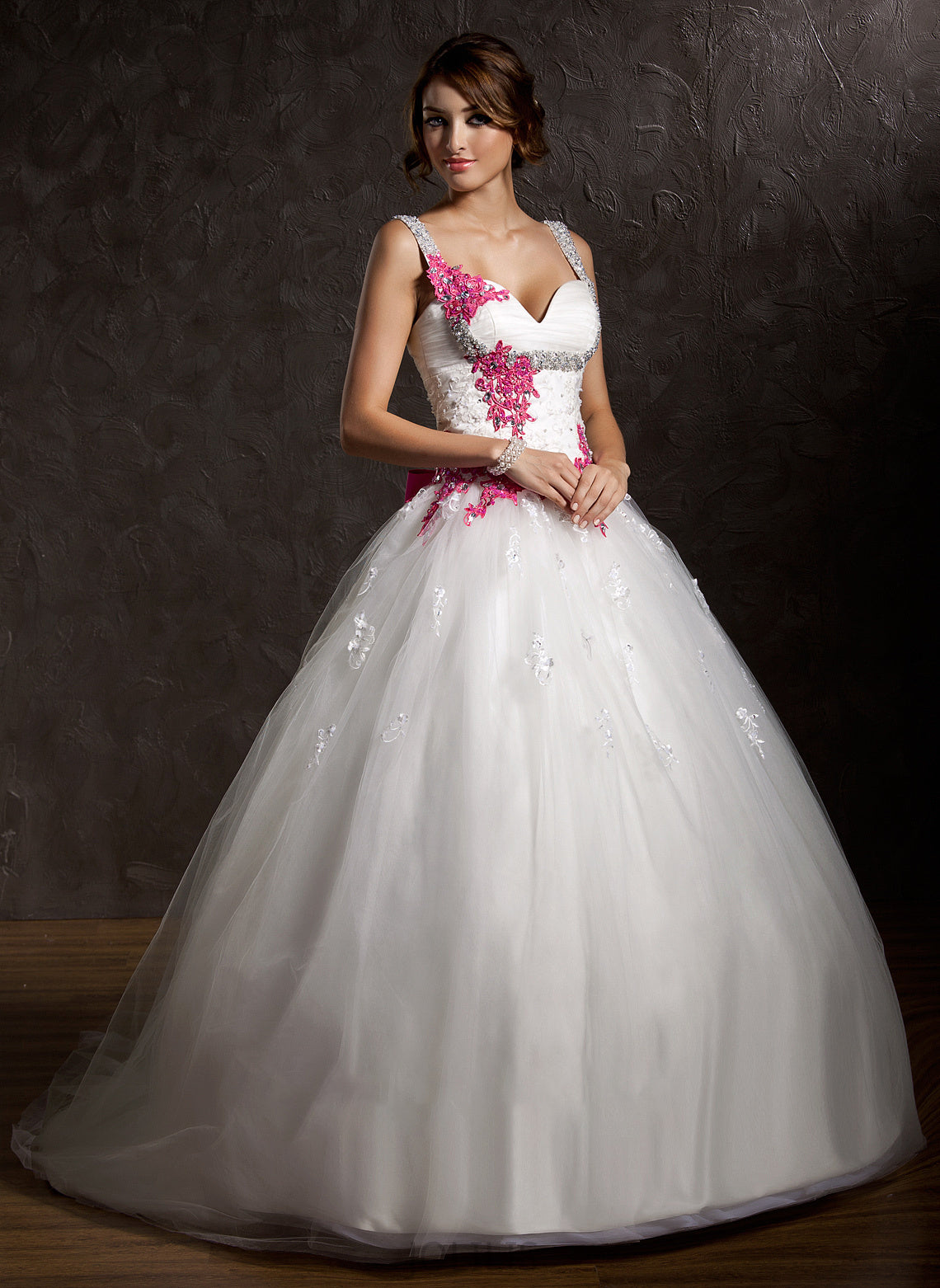 Bow(s) Ball-Gown/Princess Sweetheart Ruffle Appliques Wedding Wedding Dresses Tulle Train Lace Dress With Amber Chapel