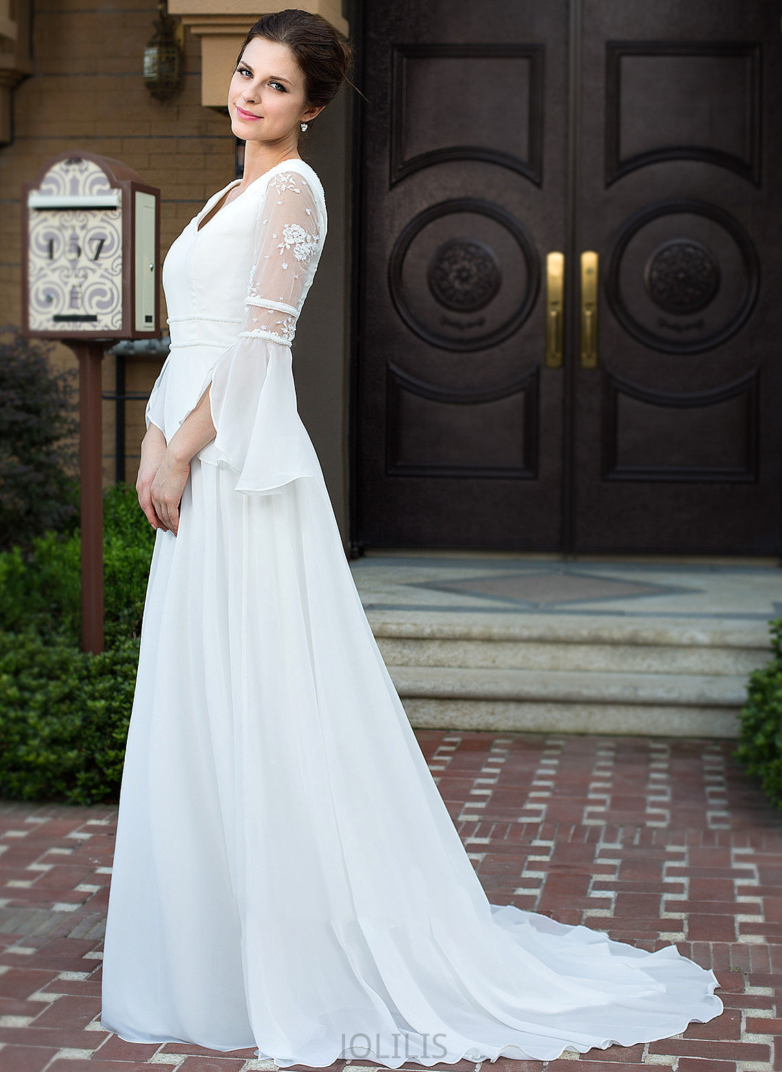 Beading Kailee Court Chiffon Wedding Wedding Dresses A-Line Lace V-neck With Dress Train