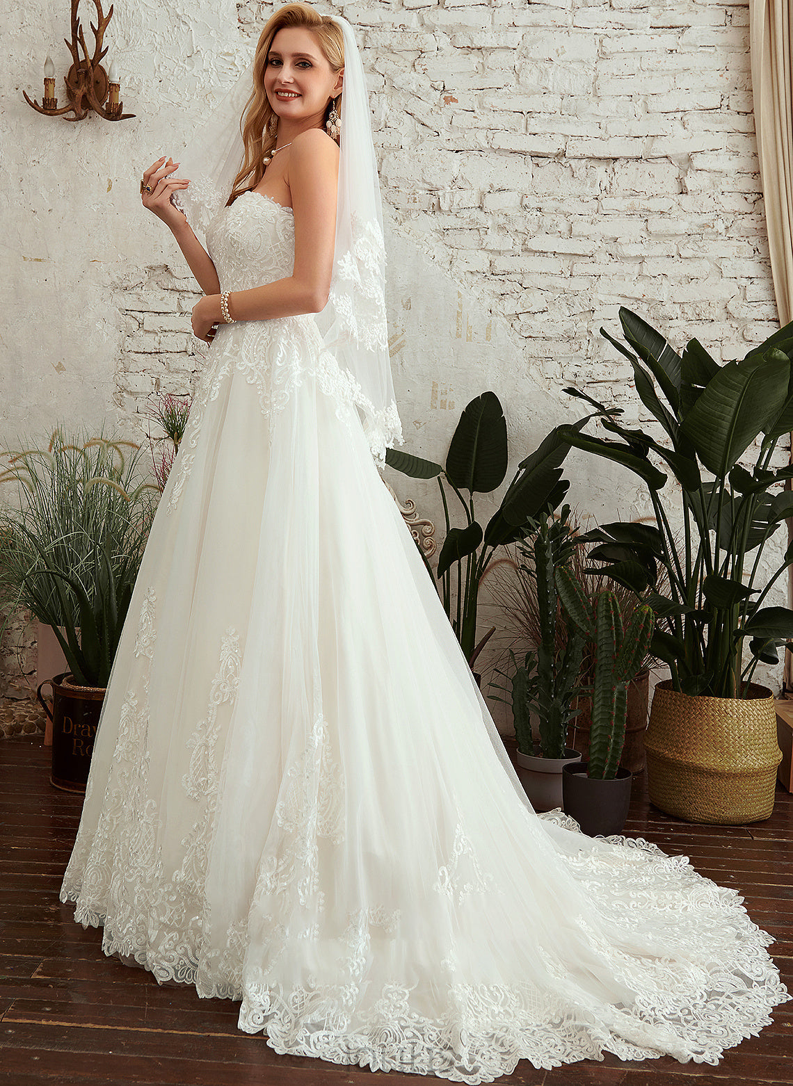 A-Line Maeve With Wedding Court Lace Sweetheart Train Wedding Dresses Dress