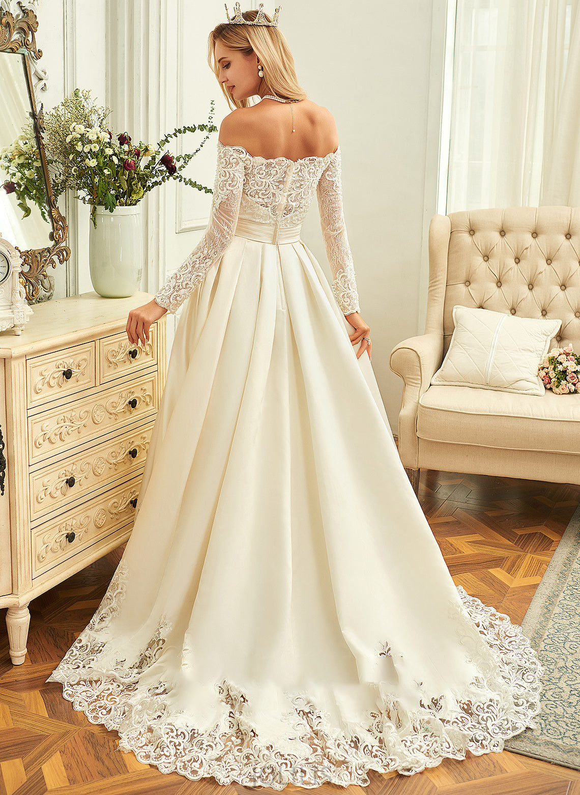 Wedding Ball-Gown/Princess Satin Wedding Dresses Train With Sequins Dress Sweep Beading Kendall