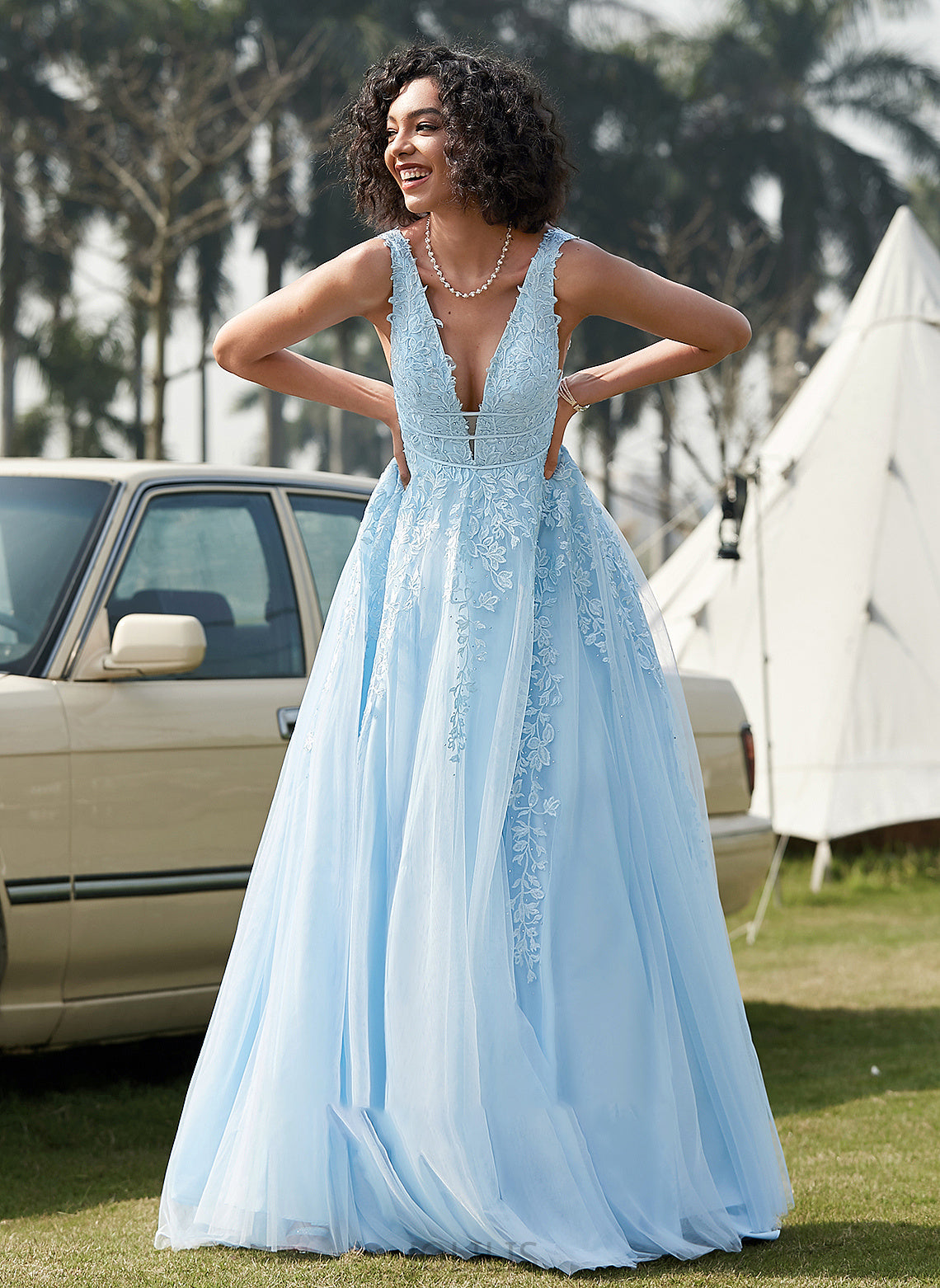 V-neck Prom Dresses Ball-Gown/Princess Shaylee Train Sweep Beading With Tulle Lace