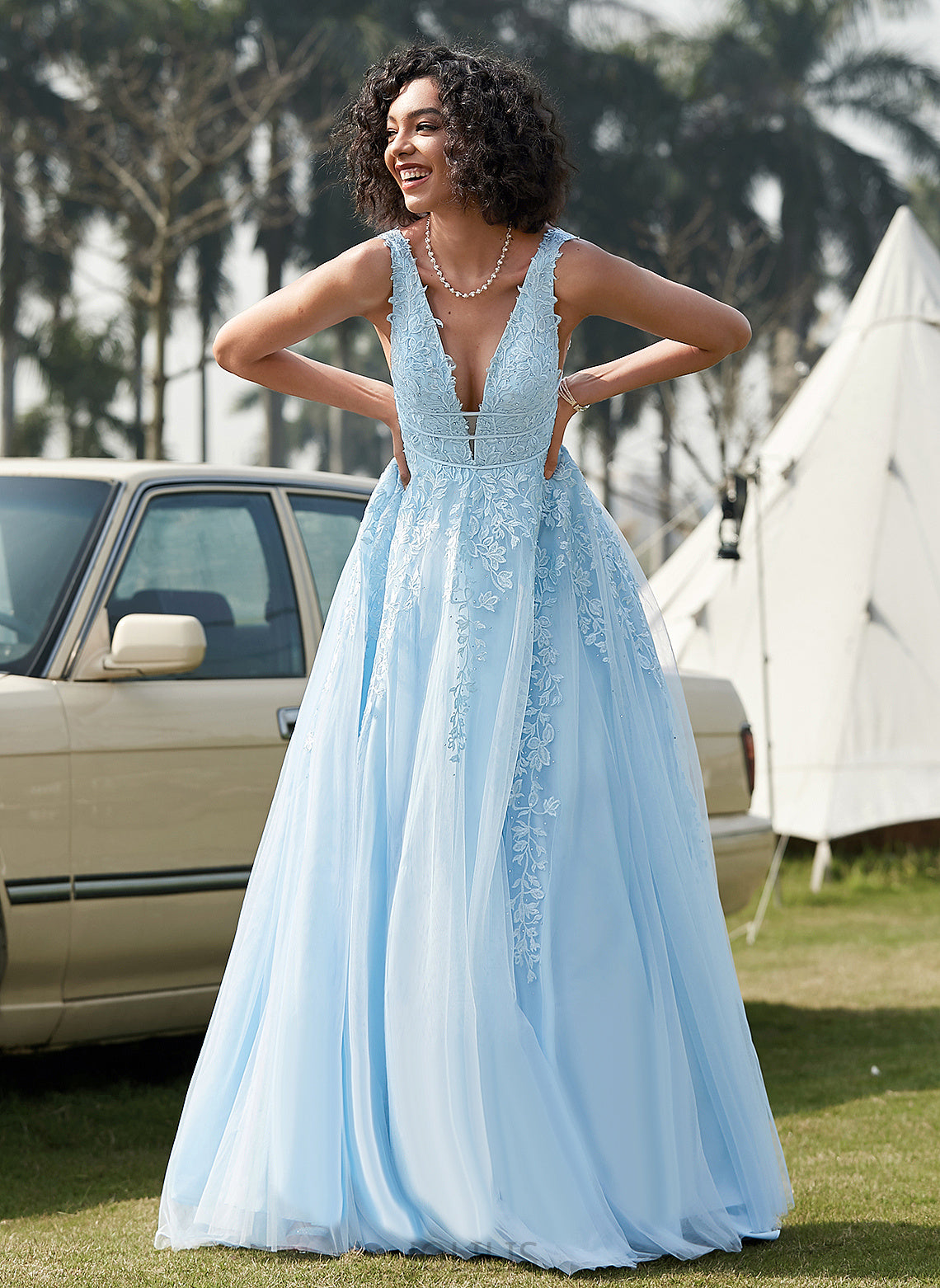 Train Tulle Prom Dresses Ball-Gown/Princess Beading With V-neck Lace Sweep Aria