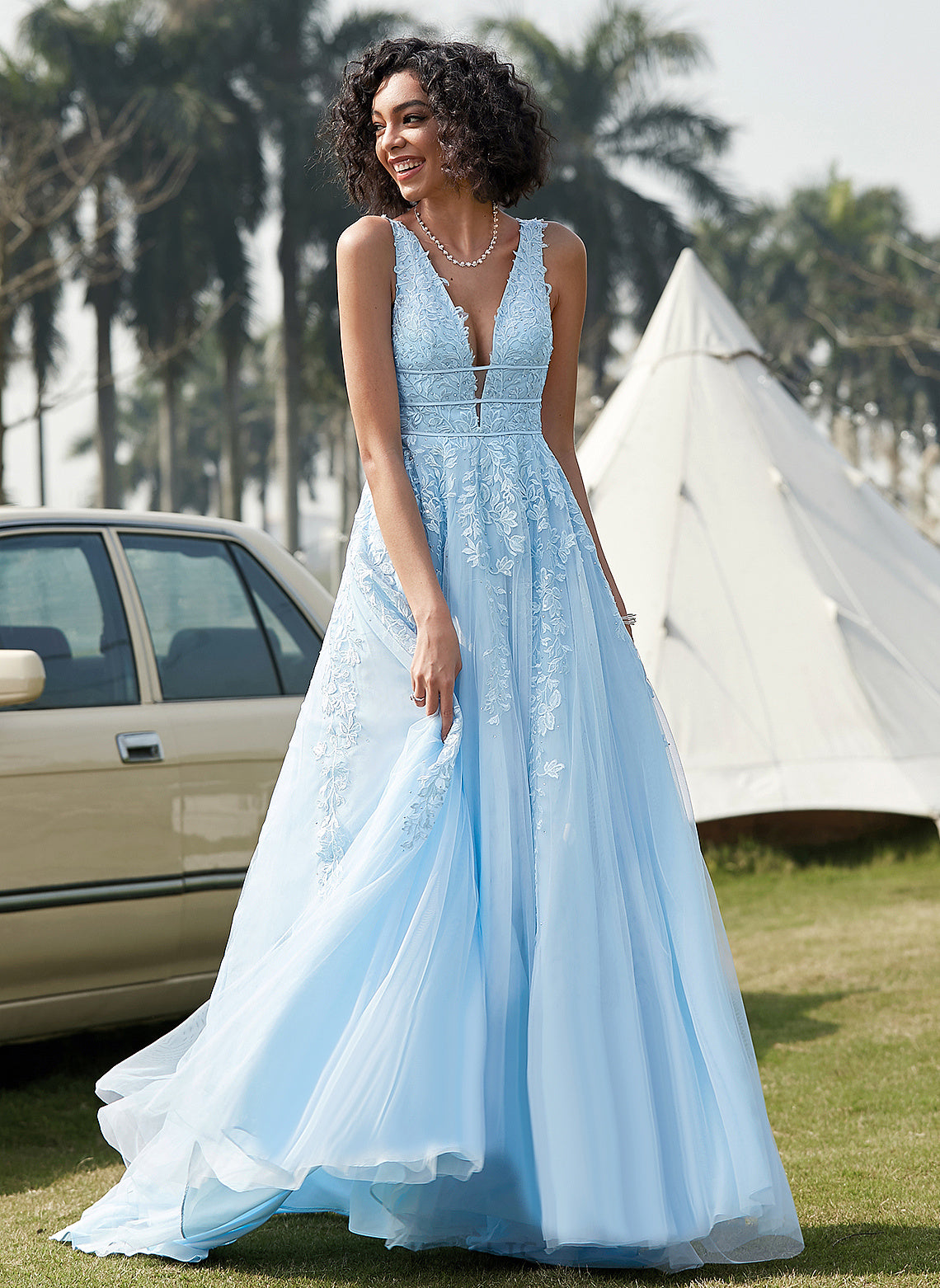 Train Tulle Prom Dresses Ball-Gown/Princess Beading With V-neck Lace Sweep Aria