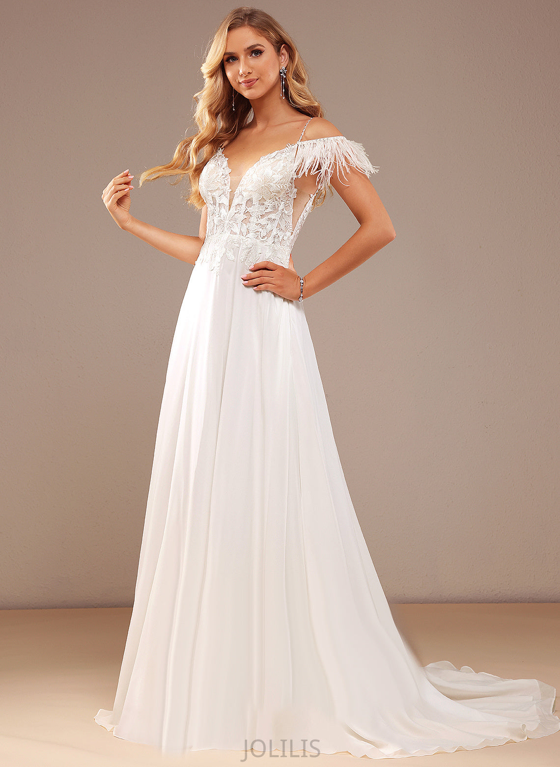 A-Line V-neck Lace Feather With Sequins Wedding Dresses Pockets Chiffon Court Dress Wedding Train Julianna Lace Beading